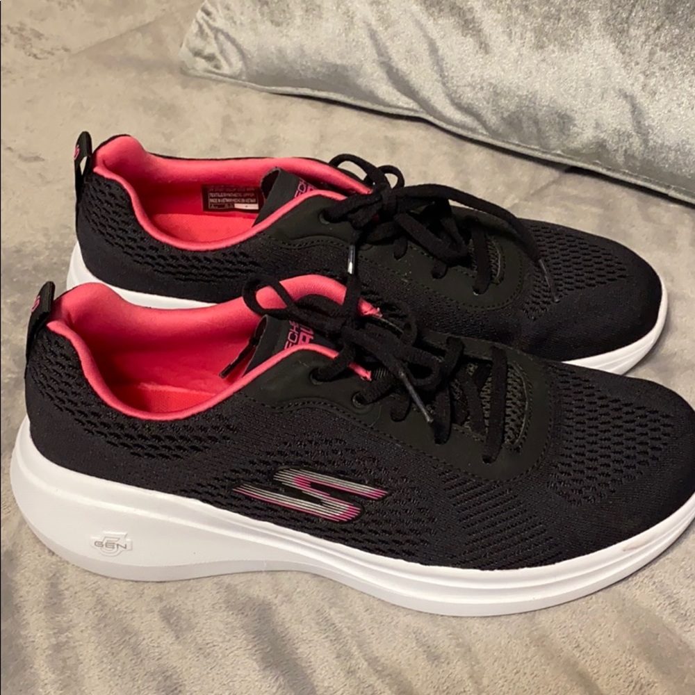 New women’s Skechers